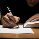 "Başarılı Olmak Zorundayım" Düşüncesi: Mükemmeliyetçiliğin Sınav Baskısı